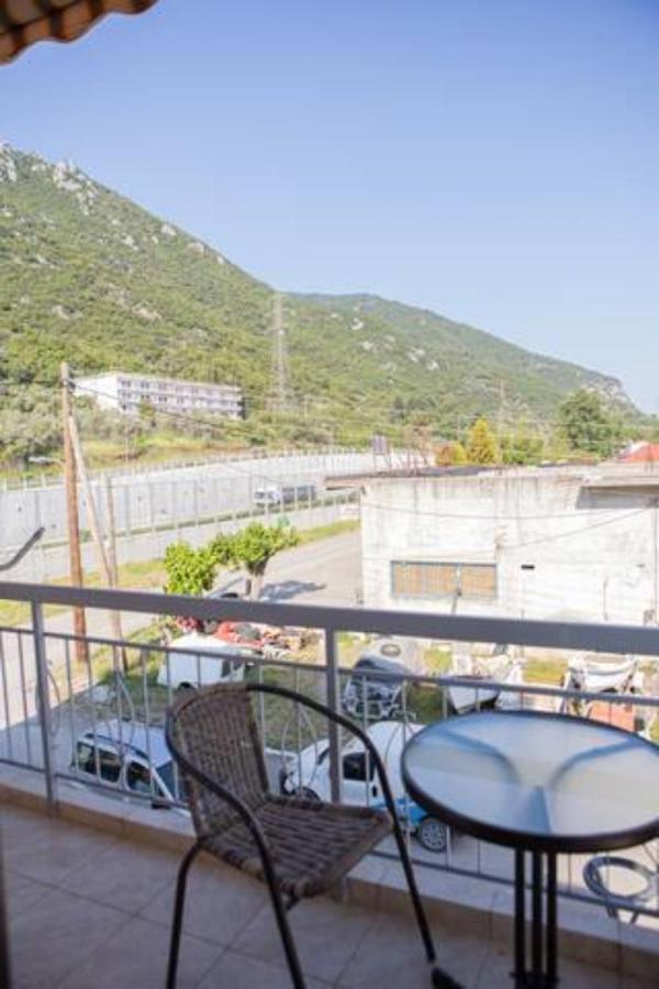 Vasileiou Apartments Kamena Vourla Buitenkant foto