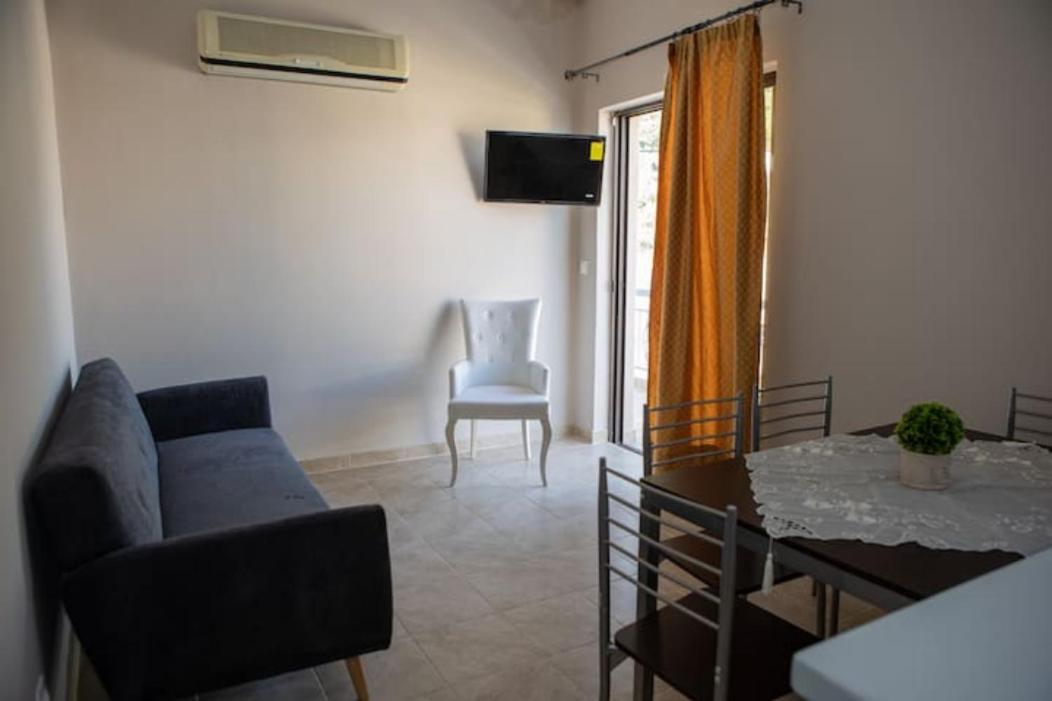 Vasileiou Apartments Kamena Vourla Buitenkant foto