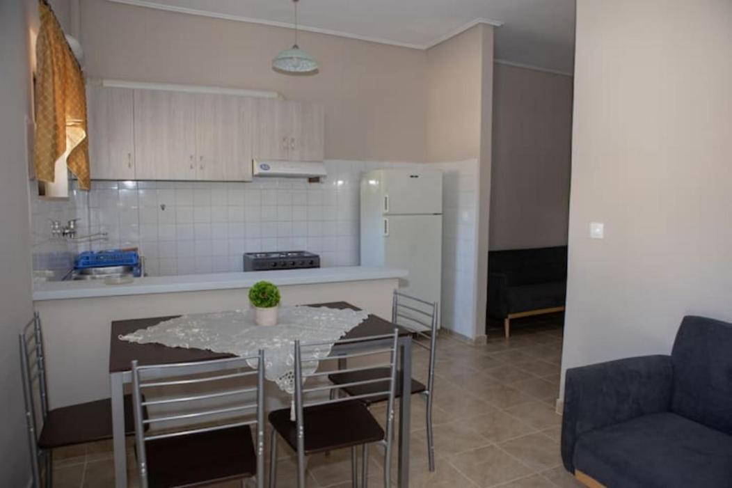 Vasileiou Apartments Kamena Vourla Buitenkant foto