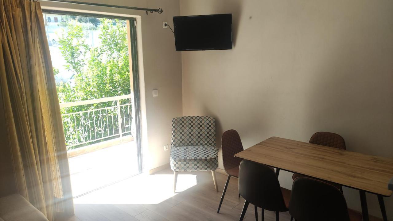 Vasileiou Apartments Kamena Vourla Buitenkant foto